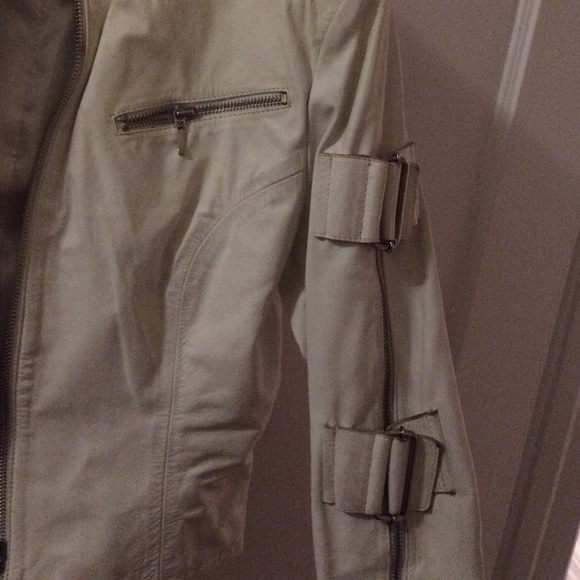 White leather jacket - Picture 2 of 3