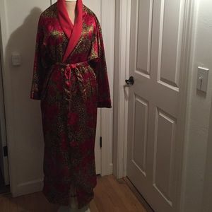 Reversible silk and terry robe.
