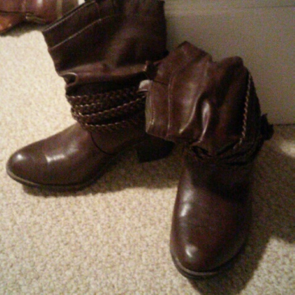 Maurices boots exc cond size 6.5