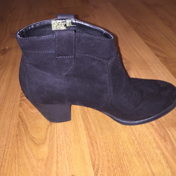 black booties