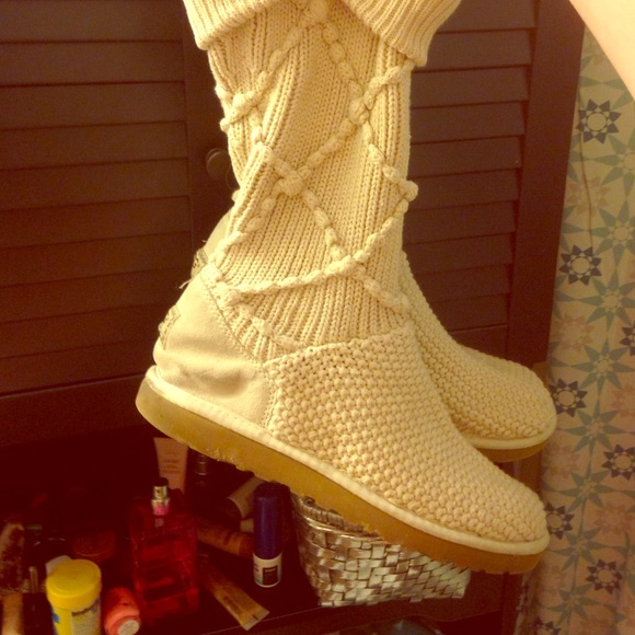 Cream color UGG's size 10