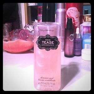 Victoria's Secret Noir TEASE shimmer spray