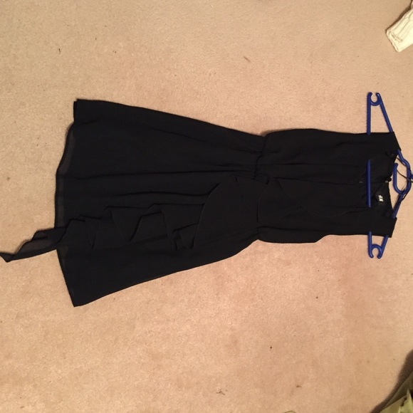 H&M Ruffle Dress - Picture 3 of 4