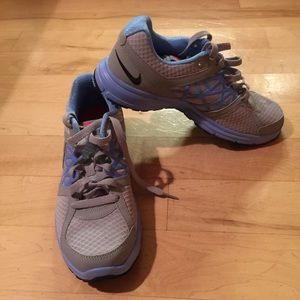 Womens Nike relentless 2 size 8 new