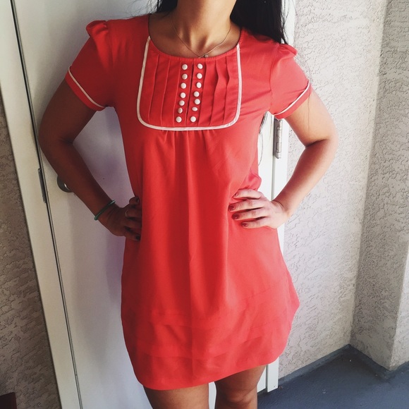 Dresses & Skirts - Very cute coral dress