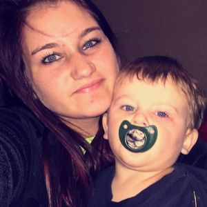 Meet your Posher, Caitlin