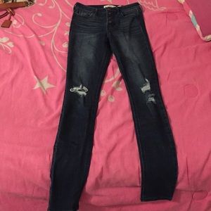 High wasted ripped jeans 👖