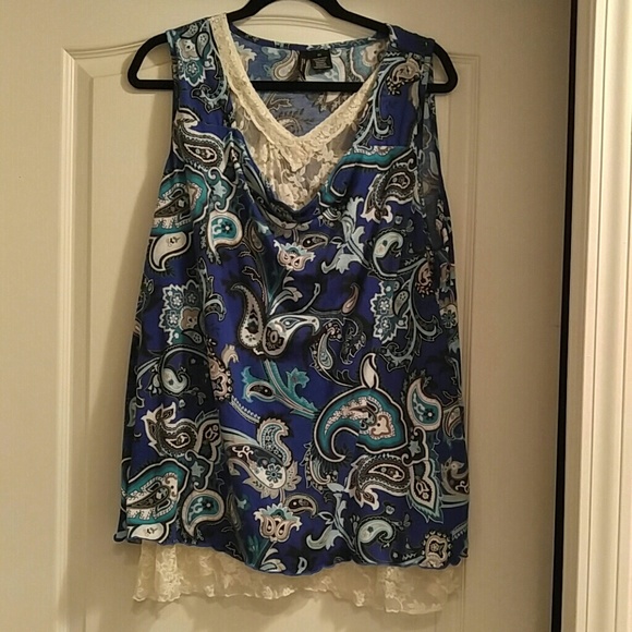 NWOT Lace & Vibrant Top