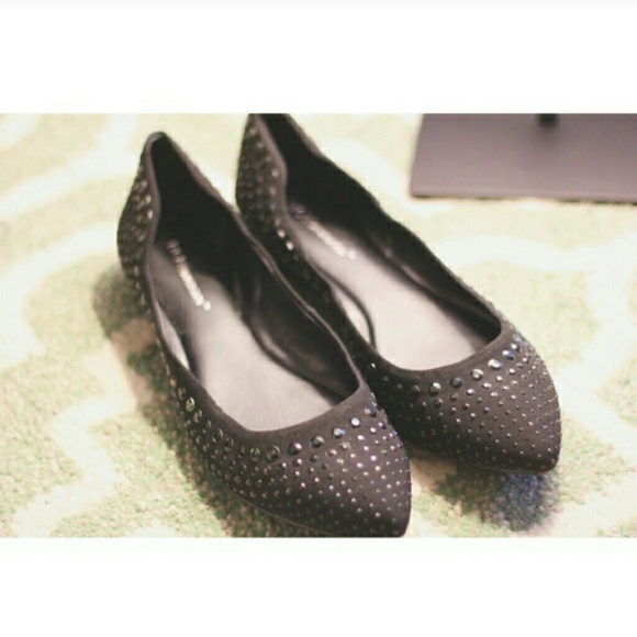 BCBG GENERATION FLATS