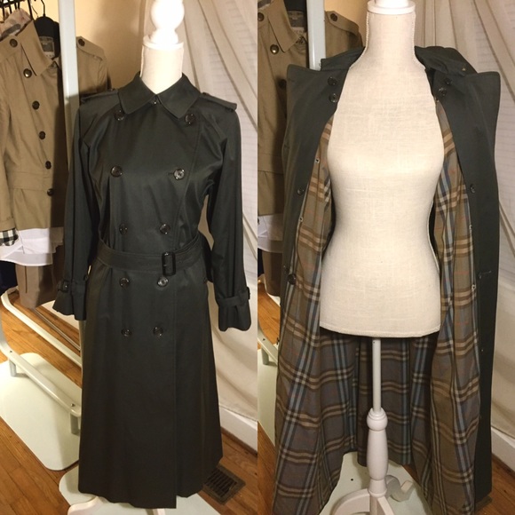 (SOLD) Burberry - Trench Coat