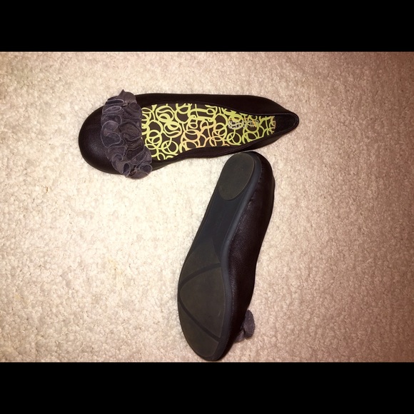 Flats- never worn- brown