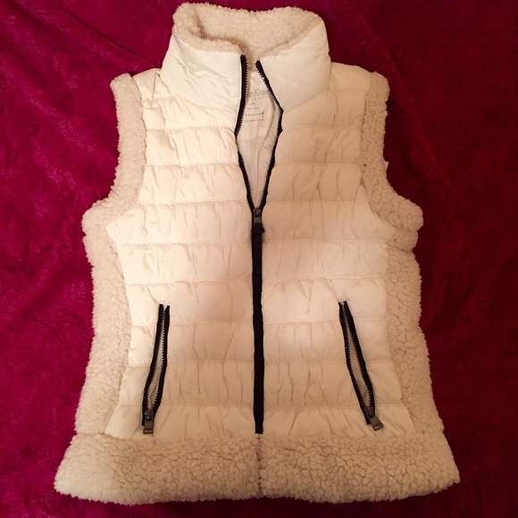 Calvin Klein Performance Wrap Neck Puffer Vest