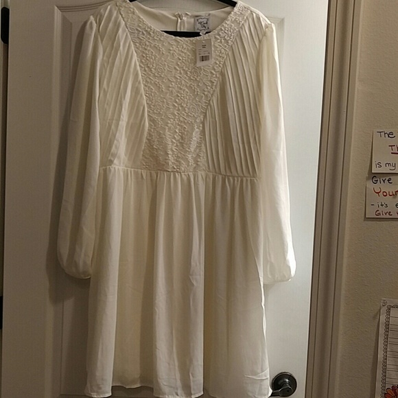 NWT Antique White Lacey, Pleated Dress