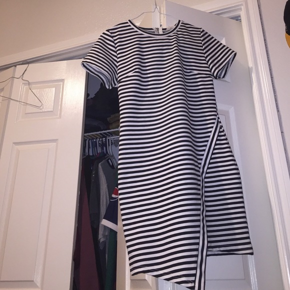 Dress black and white similar to kyliedress.
