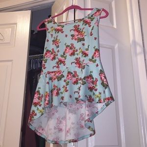 Floral print shirt high-low.