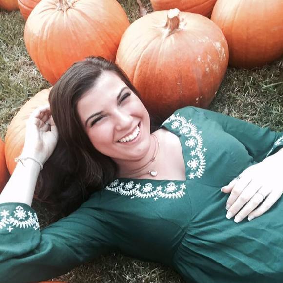 Meet your Posher, Katelyn - Picture 1 of 1