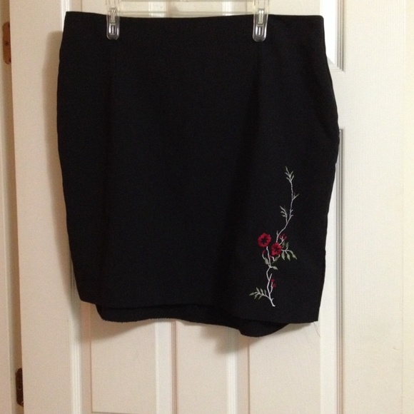 NY Invasion plus size skirt