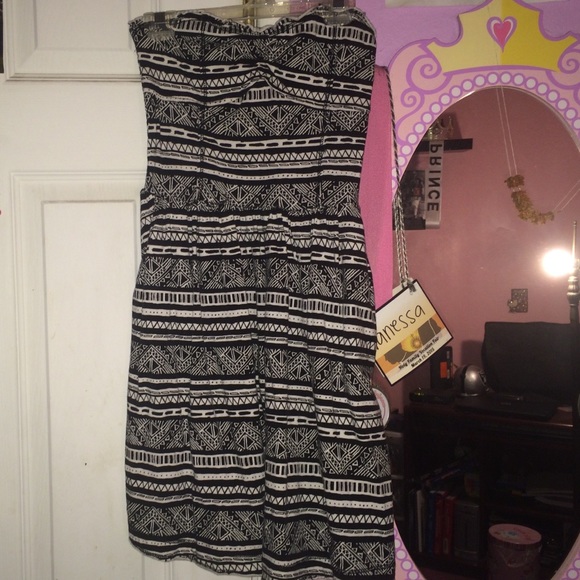Aztec print strapless dress