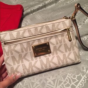 Mk large wristlet