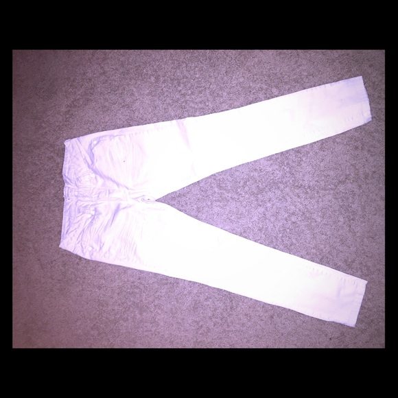 White BCBG JEAN PANTS