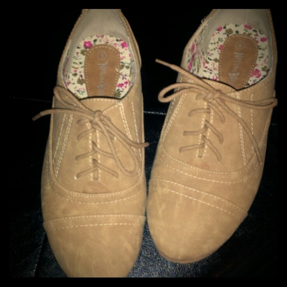 Oxford tan shoes