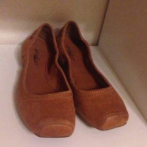 Lucky Brand Flats - Tan / Nude