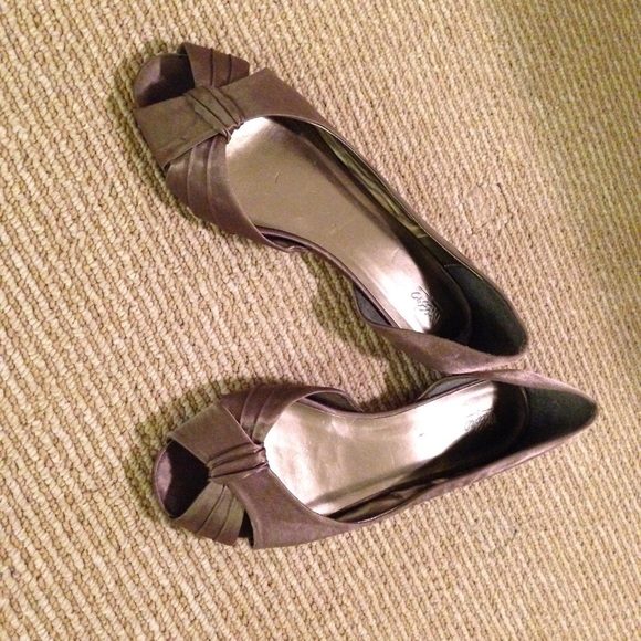Mossimo silver size 9