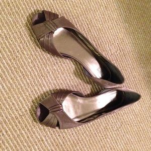 Mossimo silver size 9