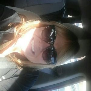 Meet your Posher, Rebecca