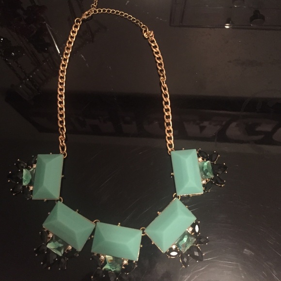 Statement necklace