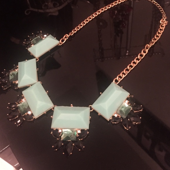 Statement necklace - Picture 2 of 2
