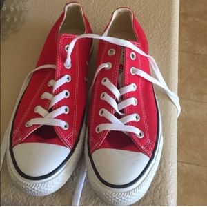 Red converse women's 9.5