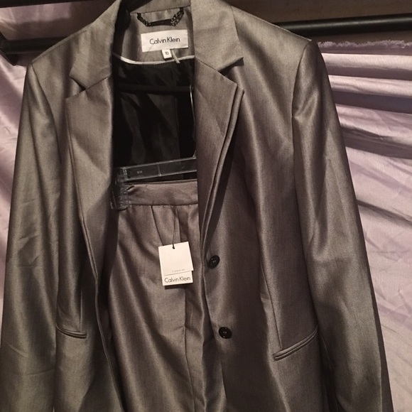 Calvin Klein 2 piece women's pant suit size 10