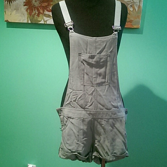 Nwot !!Light military green overall