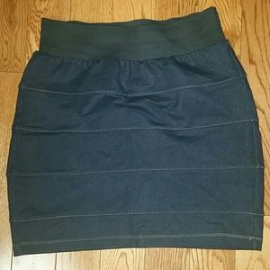 Stretch denim colored skirt