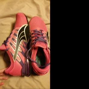 Puma Running Shoes sz 9.5
