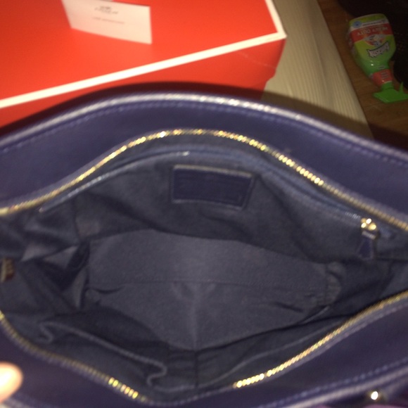 100% Authentic Coach Bag w/ box! - Picture 2 of 4