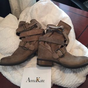 Steve Madden leather boots