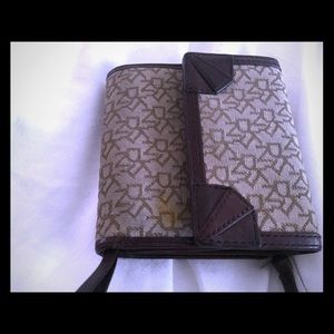 Dkny wallet