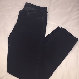 LIKE NEW Levi Skinny Jeans