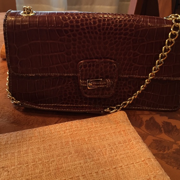 Brown croc embossed bag - Picture 1 of 3