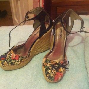 Size 8M, Hot Tamato wedges