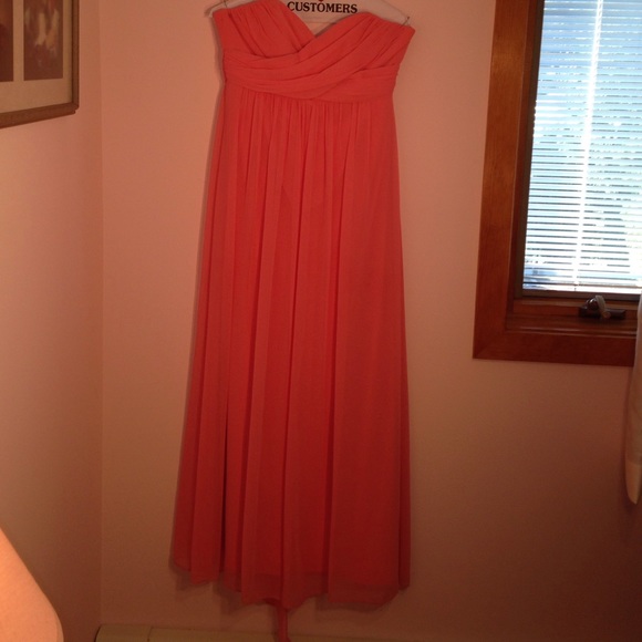Long flowy dress worn as bridesmaid dress - Picture 1 of 4