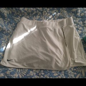 ✨LAST CHANCE SALE ✨Nike skirt white 🏸