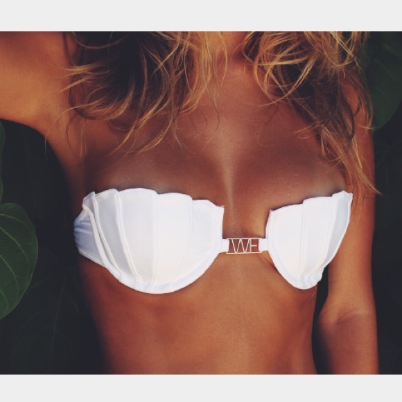 ISO WildFox mermaid shell bikini top swim white