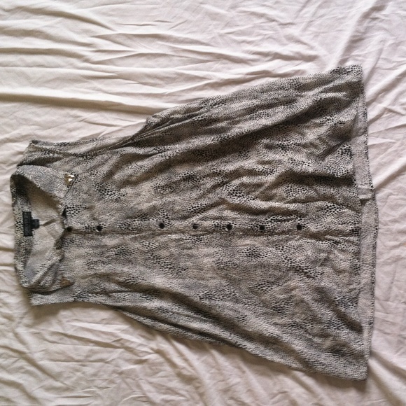 Stuffed sleeveless shirt