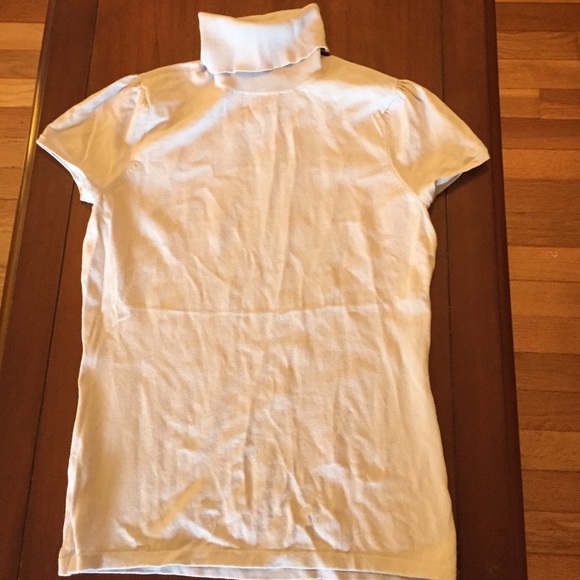 Ann Taylor short sleeved turtleneck. Small.