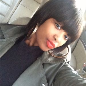 Meet your Posher, Dominique