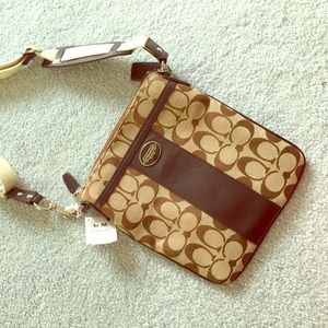 Coach legacy swingpack NWT