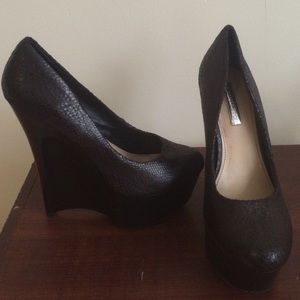 H by Halstom Black Wedge